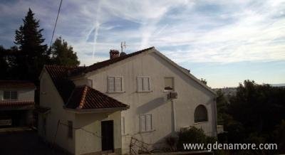 Apartmani Duje, privatni smeštaj u mestu Okrug Gornji, Hrvatska