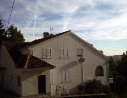 Apartments Duje, private accommodation in city Okrug Gornji, Croatia