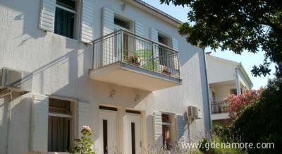 Apartmani Grgin, privatni smeštaj u mestu Kaštel Novi, Hrvatska