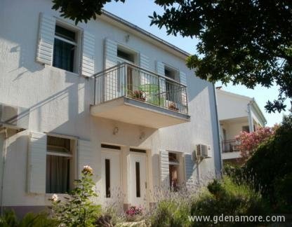 Apartmani Grgin, privatni smeštaj u mestu Ka&scaron;tel Novi, Hrvatska