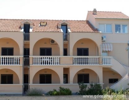 Apartmaji Botica, zasebne nastanitve v mestu Vodice, Hrva&scaron;ka - Apartmani Botica
