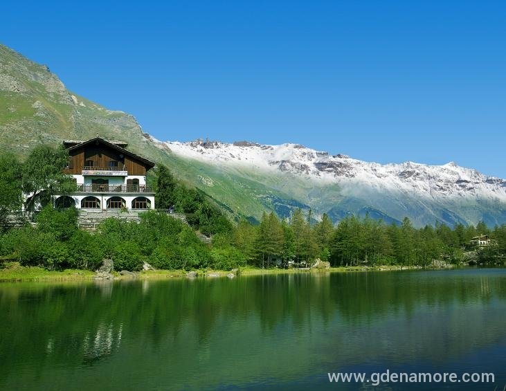 Vista dello Chalet usl lago hotel ristorante in mo