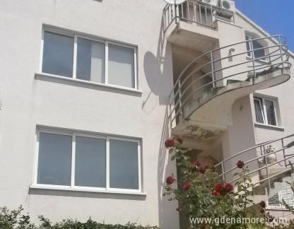 apartman Krajancic, privatni smeštaj u mestu lumbarda, Hrvatska - ulaz za apartman