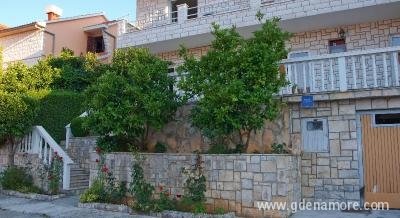 apartmani ustavdic, privatni smeštaj u mestu medvidnjak  korcula, Hrvatska