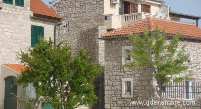 Apartman Andrija Klarin, privatni smeštaj u mestu Jezera, Hrvatska