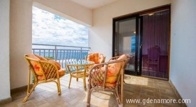 Apartman Dora (4+2), privatni smeštaj u mestu Rogoznica, Hrvatska