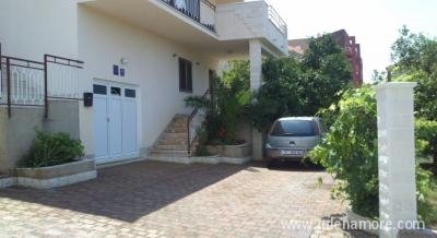 Apartmani Bareta, privatni smeštaj u mestu Trogir, Hrvatska