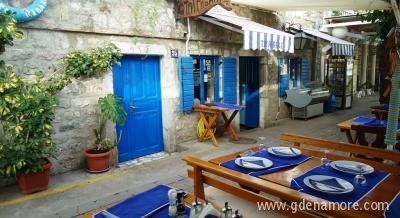 Apartmani "Tri Ribara", privatni smeštaj u mestu Rafailovići, Crna Gora