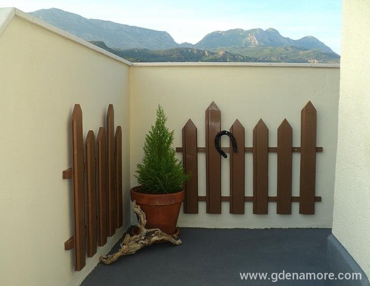 Apartman - ulaz / Apartment entrance