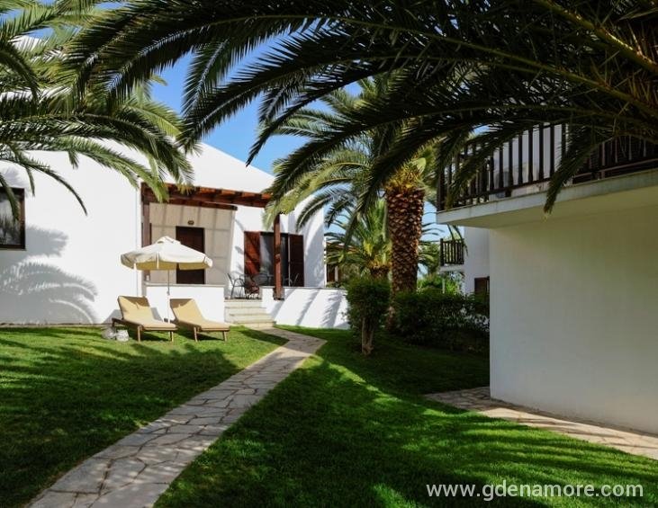 trikorfo-beach-resort-gerakini-sithonia-12