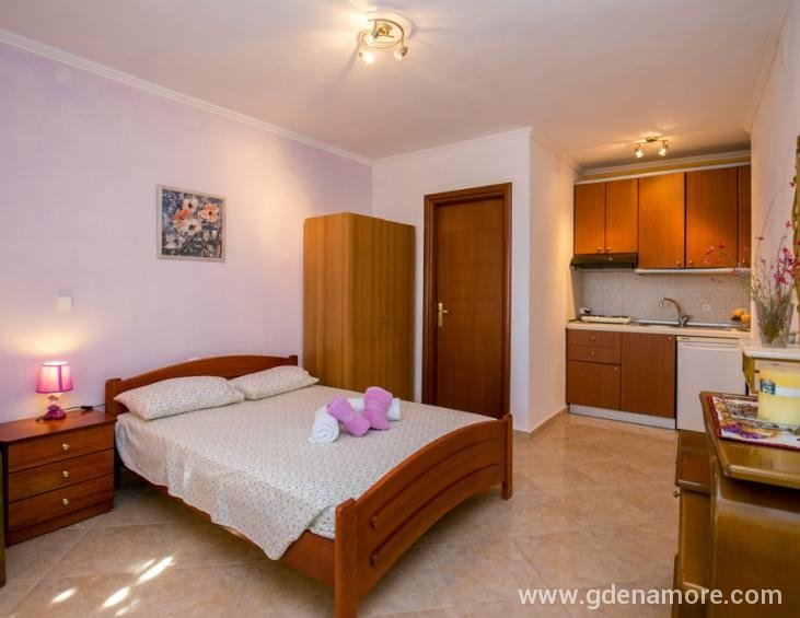 jordanis-houses-psili-ammos-thassos-26