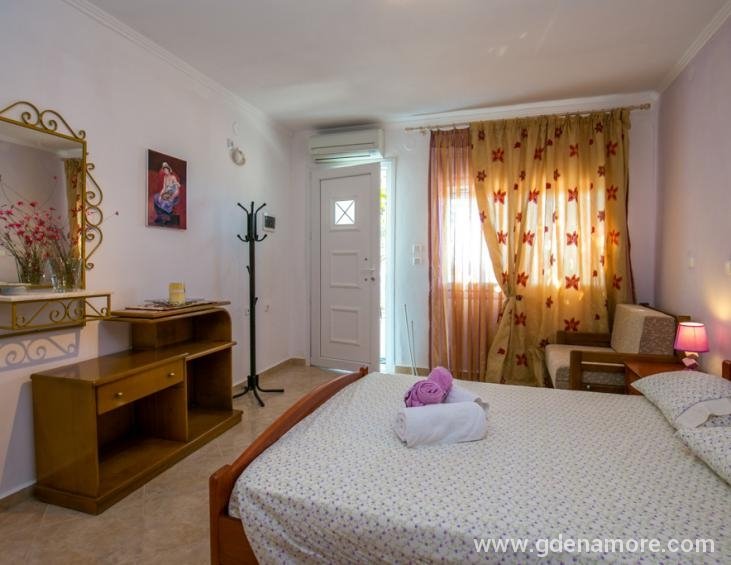 jordanis-houses-psili-ammos-thassos-27