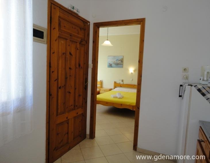 karipis-bungalows-astris-thassos-4-bed-app-3