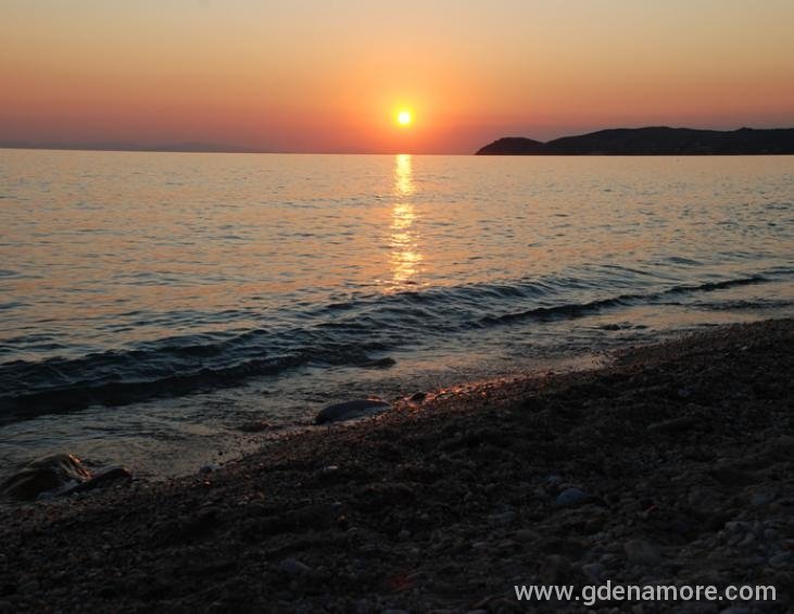 papaoikonomou-villa-outside-potos-thassos-12