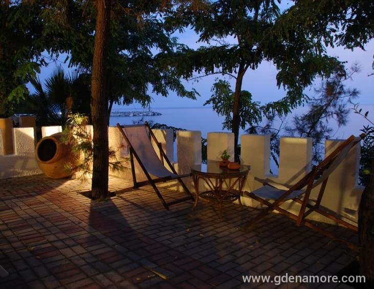 papaoikonomou-villa-outside-potos-thassos-19