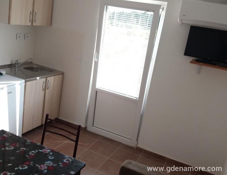 Apartman 2 (kuhinja)