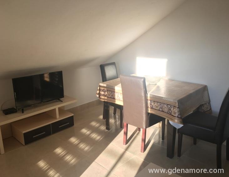 apartman br. 4 u kući