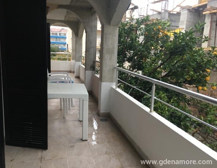 apartman br.2 u kući
