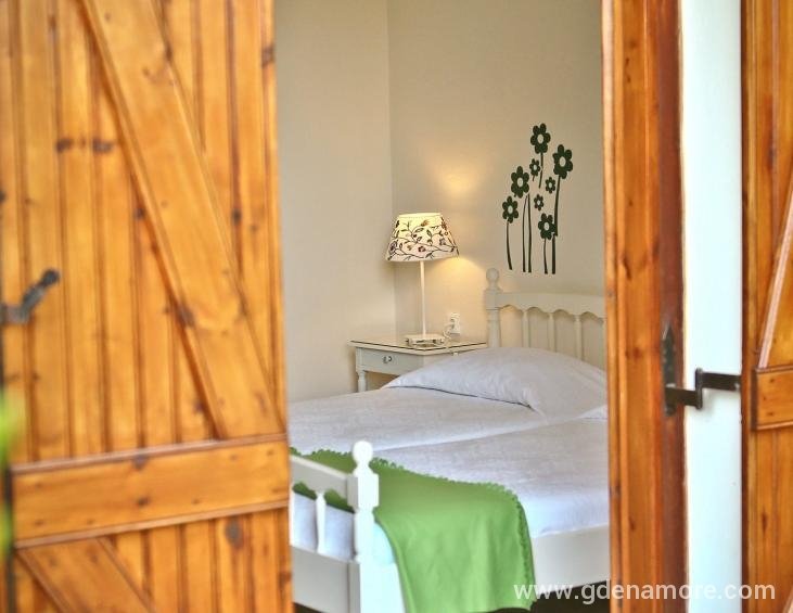 dendrolivano-studios-and-apartmens-minia-kefalonia