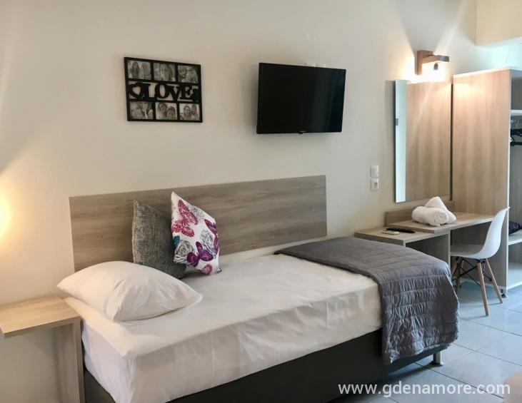 katerina-studios-nea-iraklitsa-kavala-3-bed-studio