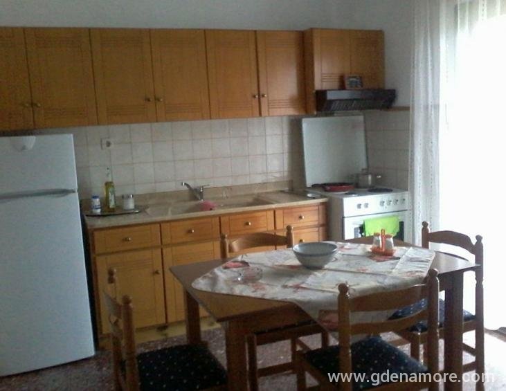 vicky-guest-house-stavros-thessaloniki-4-bed-apart