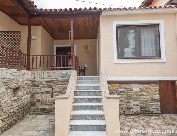 minas-house-nikiti-sithonia-lithos-apartment-1
