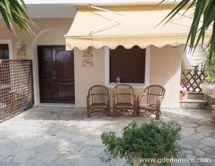 minas-house-nikiti-sithonia-pefkos-apartment-1