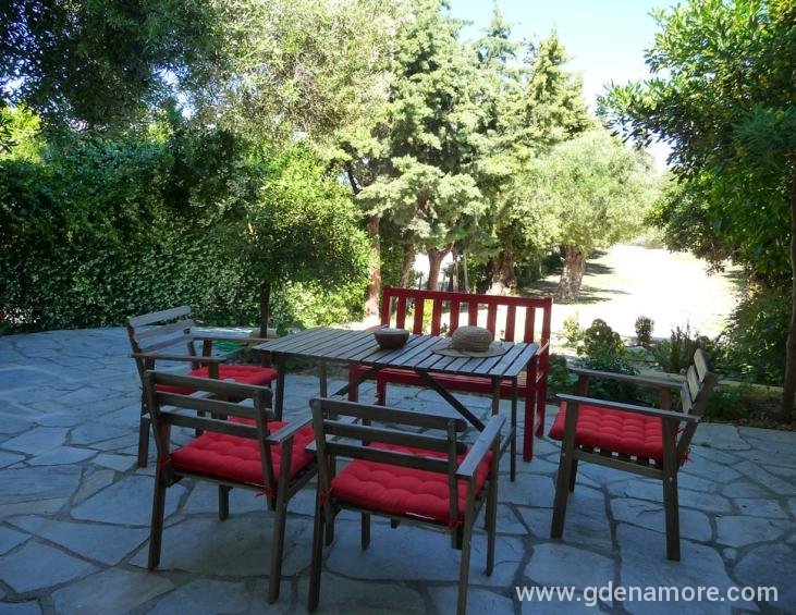 neria-summer-houses-hanioti-kassandra-b1-garden-vi