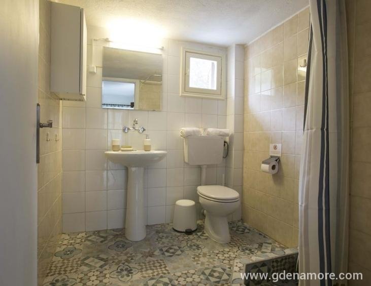 neria-summer-houses-hanioti-kassandra-b1-toilet-
