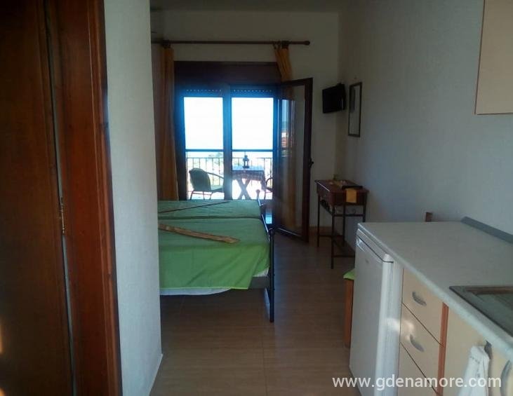 sofis-house-neos-marmaras-sithonia-2-bed-studio-3-