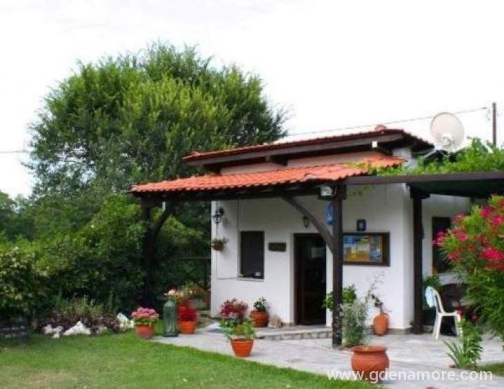 dionysus-apartments-ierissos-athos-19