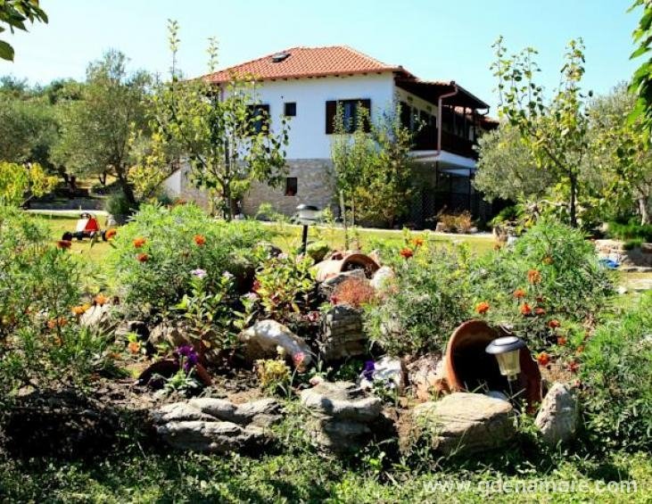 dionysus-apartments-ierissos-athos-2