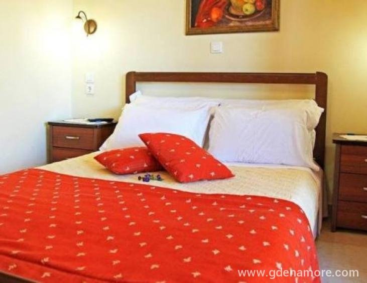 dionysus-apartments-ierissos-athos-42