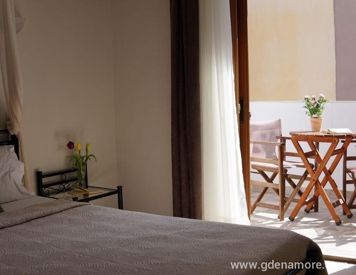 katerina-pansion-ouranopolis-athos-2-bed-room-3-6