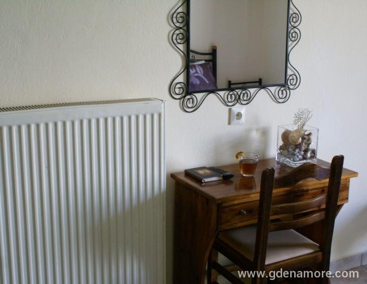 katerina-pansion-ouranopolis-athos-3-bed-deluxe-st