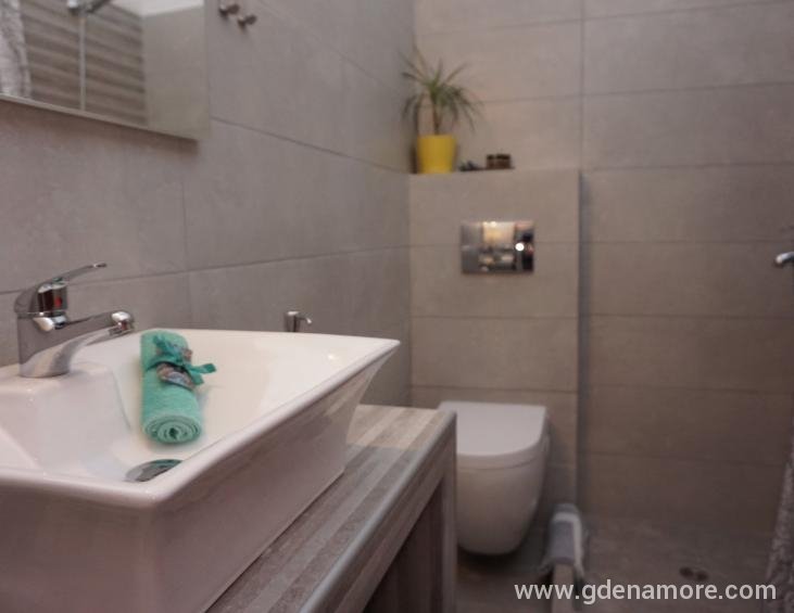 katerina-pansion-ouranopolis-athos-3-bed-room-3