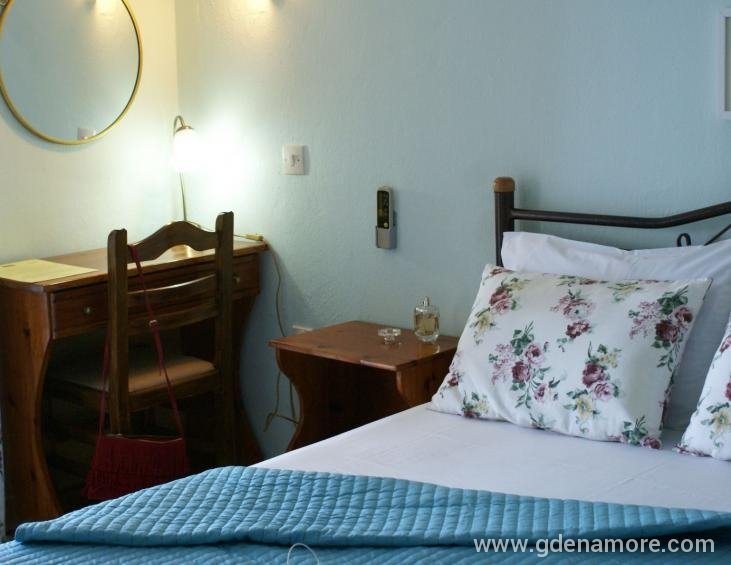 katerina-pansion-ouranopolis-athos-3-bed-studio-se