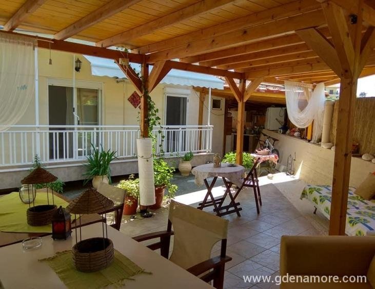 koala-apartments-ierissos-athos-1