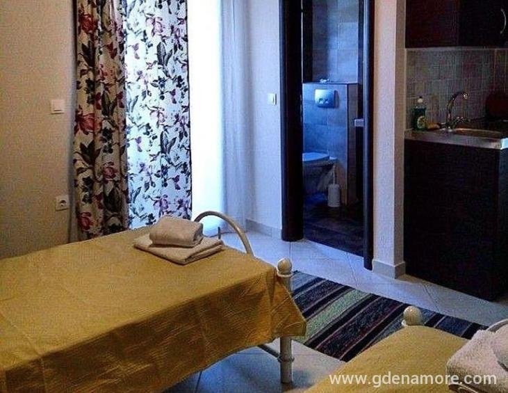 liotrivi-studios-ouranopolis-athos-15