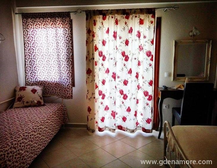 liotrivi-studios-ouranopolis-athos-18
