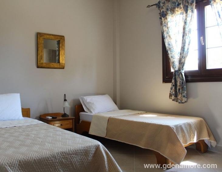 liotrivi-studios-ouranopolis-athos-26