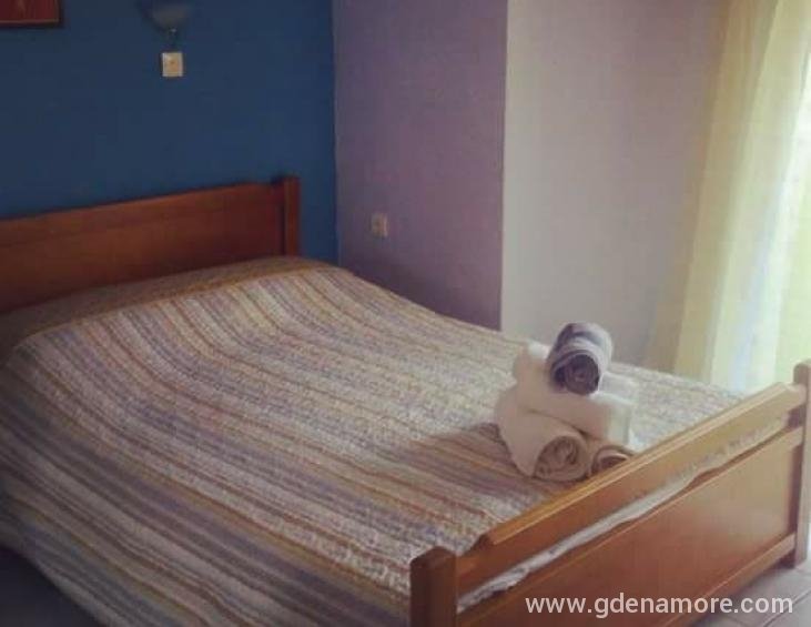 maria-tsakni-rooms-ammouliani-athos-14