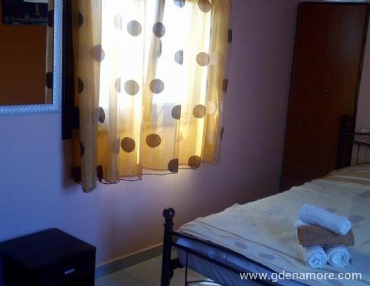 maria-tsakni-rooms-ammouliani-athos-18