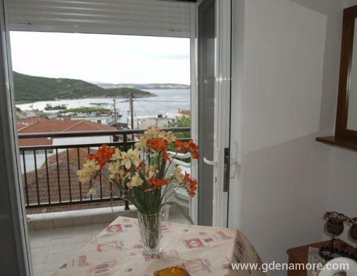 maria-tsakni-rooms-ammouliani-athos-6