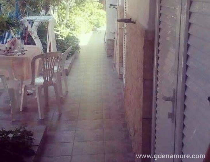 maria-tsakni-rooms-ammouliani-athos-9