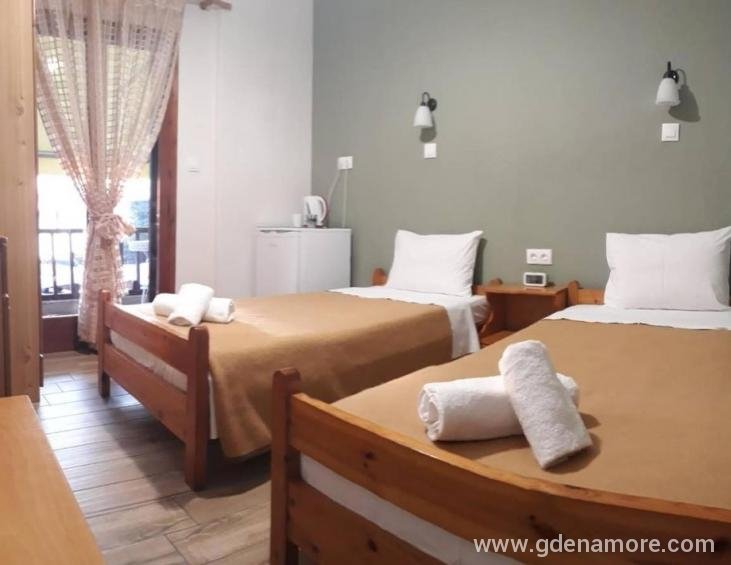 prosforio-rooms-ouranopolis-athos-twin-room-with-b