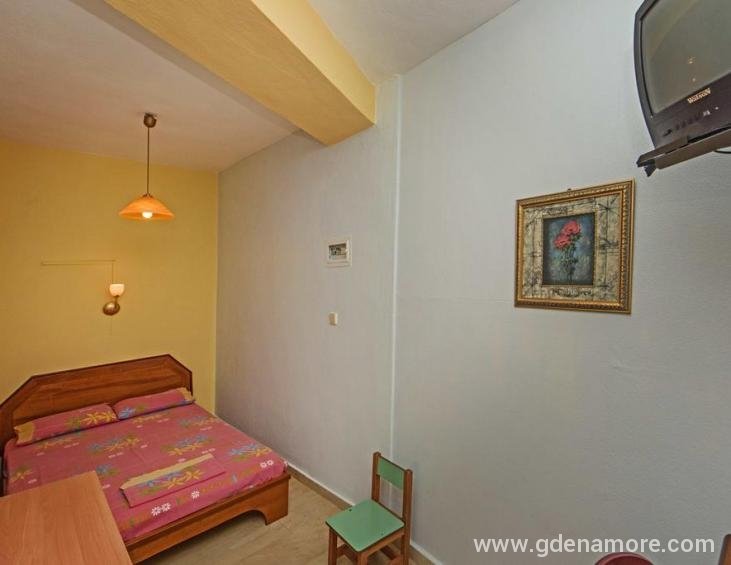 thanos-apartments-ierissos-athos-13