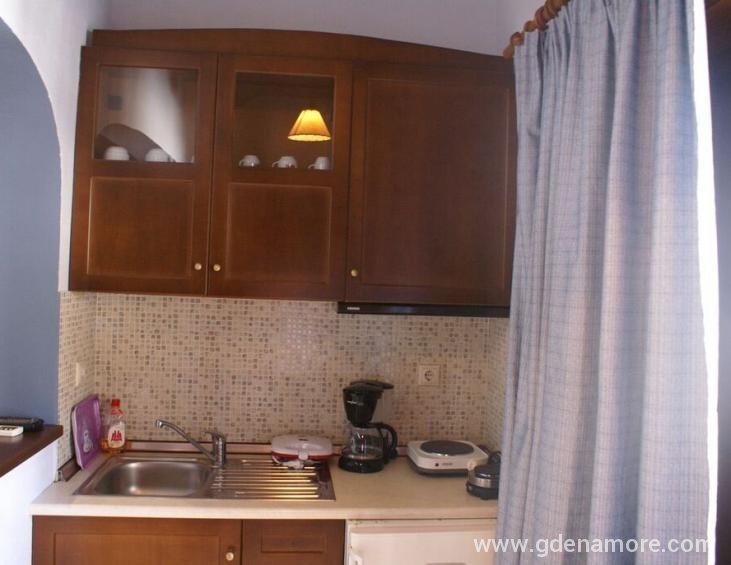 xenonas-nostos-rooms-ammouliani-athos-5-bed-apartm