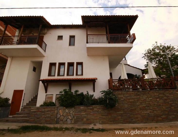 zefyros-pension-ammouliani-athos-3