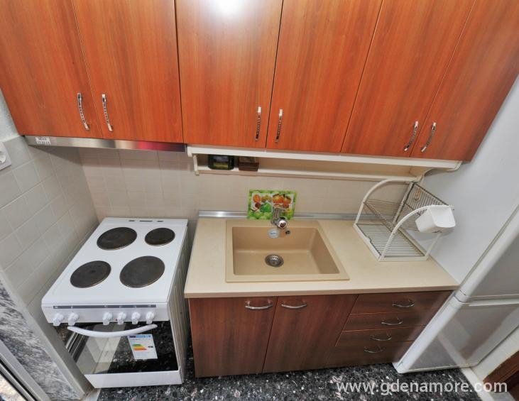 33-KITCHEN